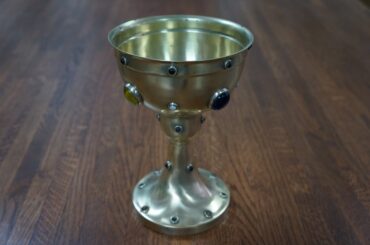 средневековая чаша с инкрустацией