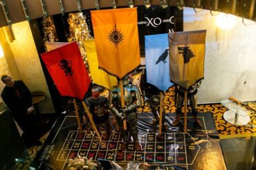 Рыцари на вечеринке “Game Of Thrones” фото
