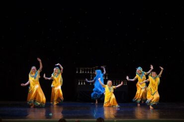 индийское танцевальное шоу